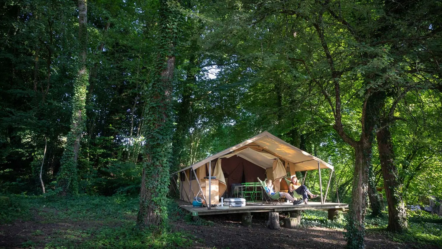 HUTTOPIA_-_CAMPING_-_SARLAT-