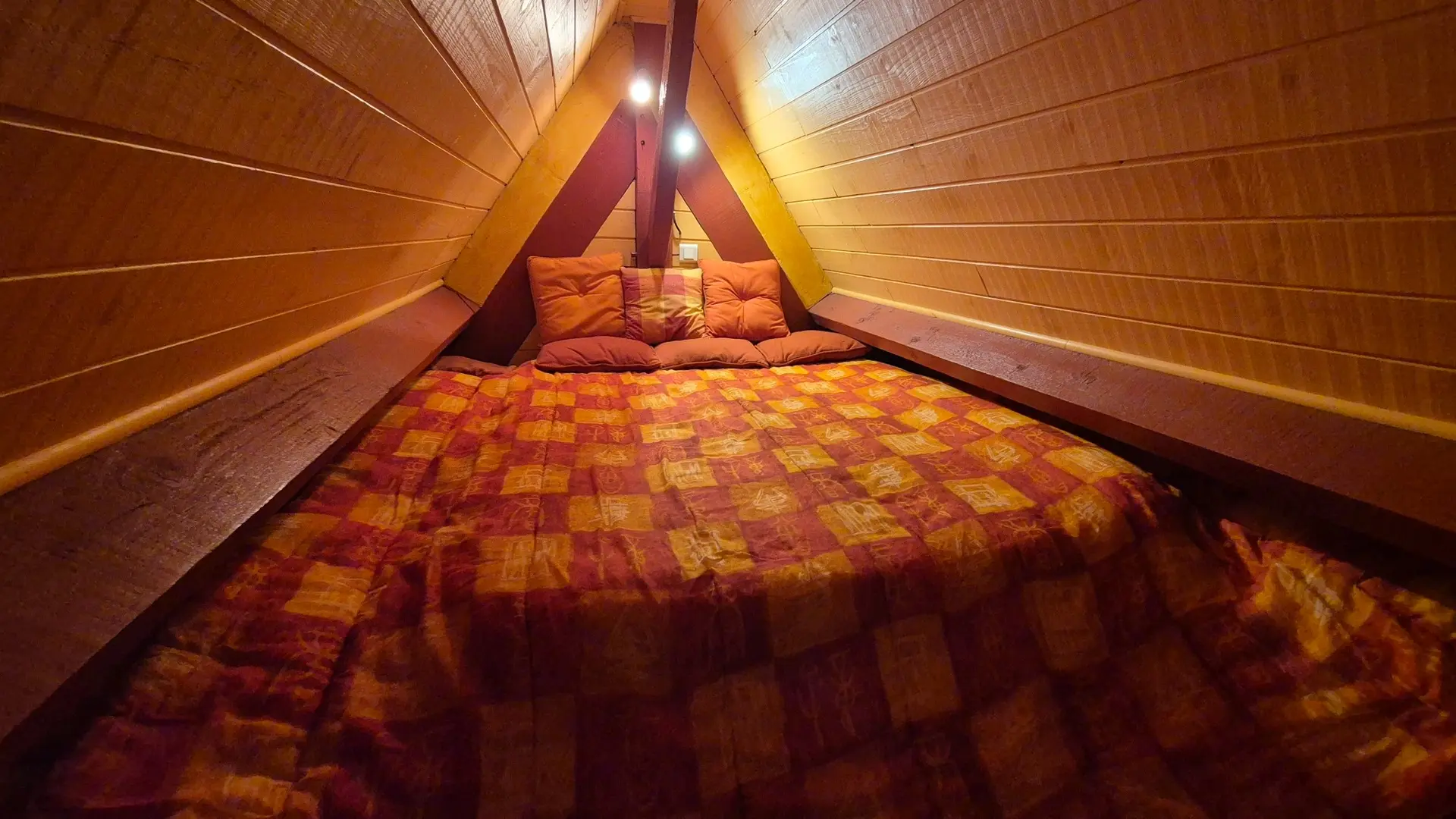 LA CHAUMIERE avec piscine privée poche de Sarlat (31)