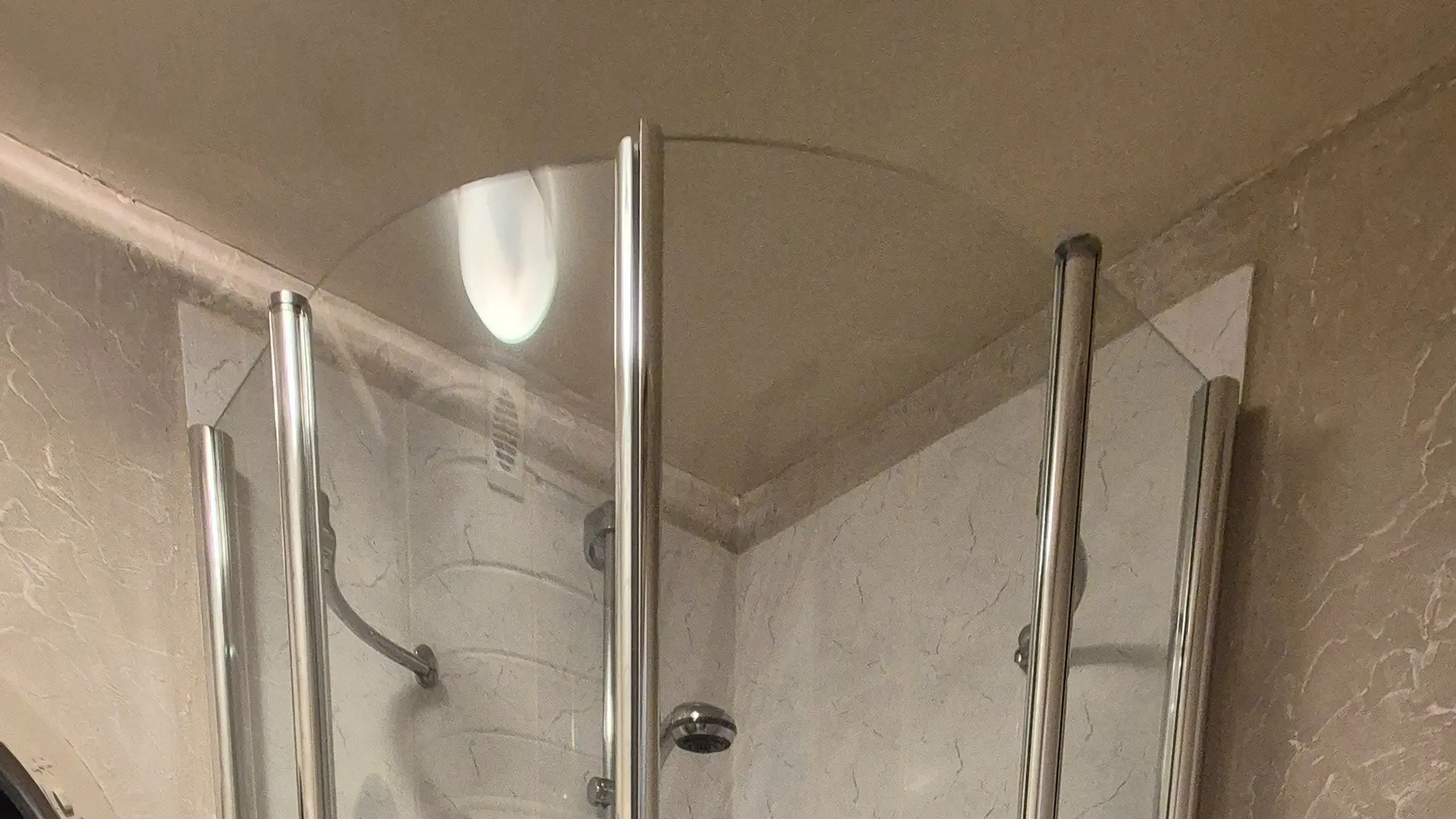 LA CHAUMIERE avec piscine privée poche de Sarlat (42)