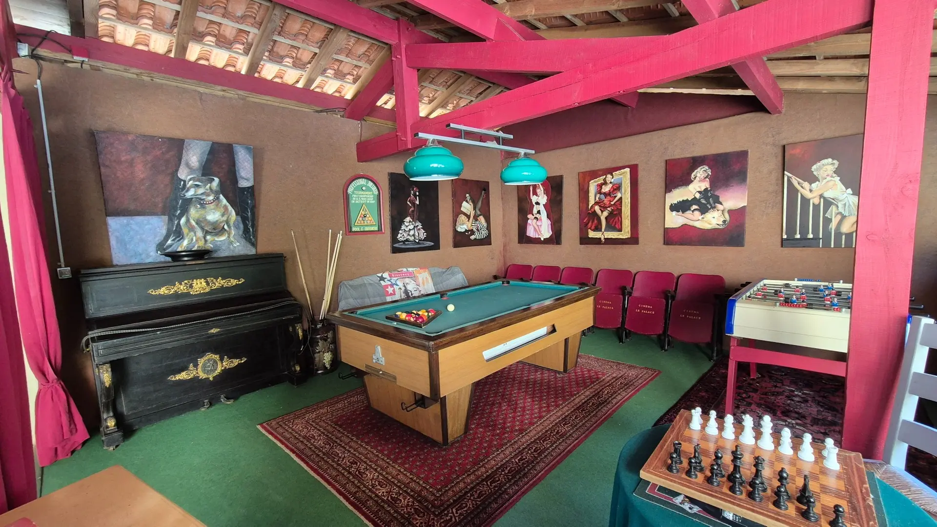 LA CHAUMIERE avec piscine privée poche de Sarlat (48)