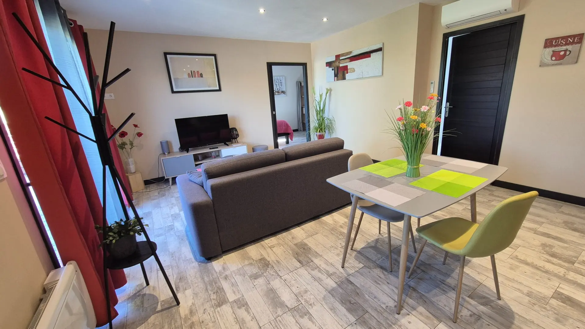LES  3 CYPRES avec piscine proche de Sarlat (9)