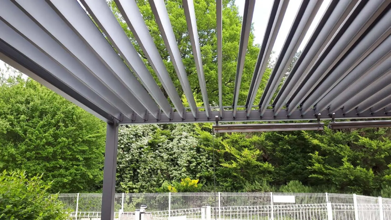 La Fougasse - Castelnaud PERGOLA BIOCLIMATIQUE