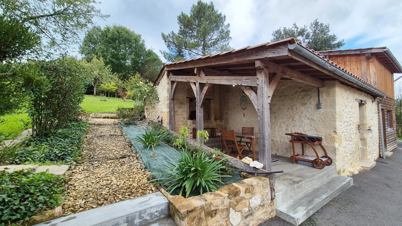 Petit Paradis à Sarlat avec piscine privée (33)