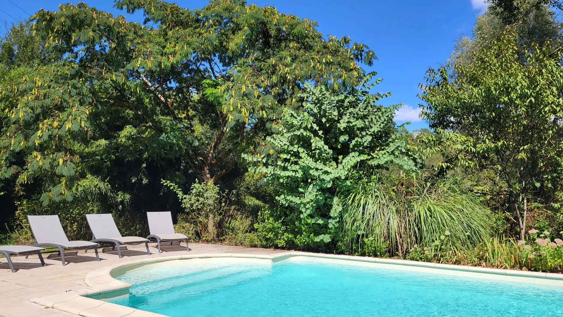 Piscine-sejour-nature-sarlat-dordogne