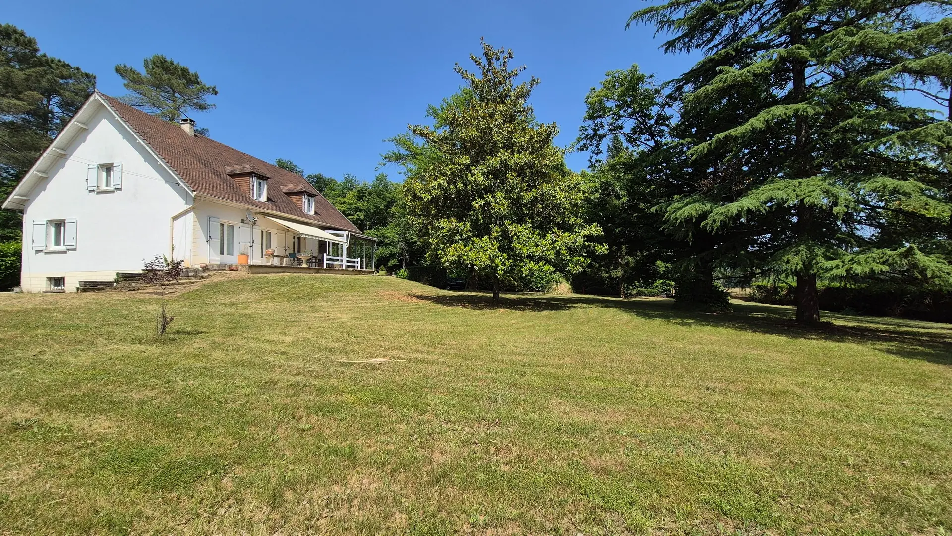 VILLA LES GRANDS PINS A SARLAT(97)