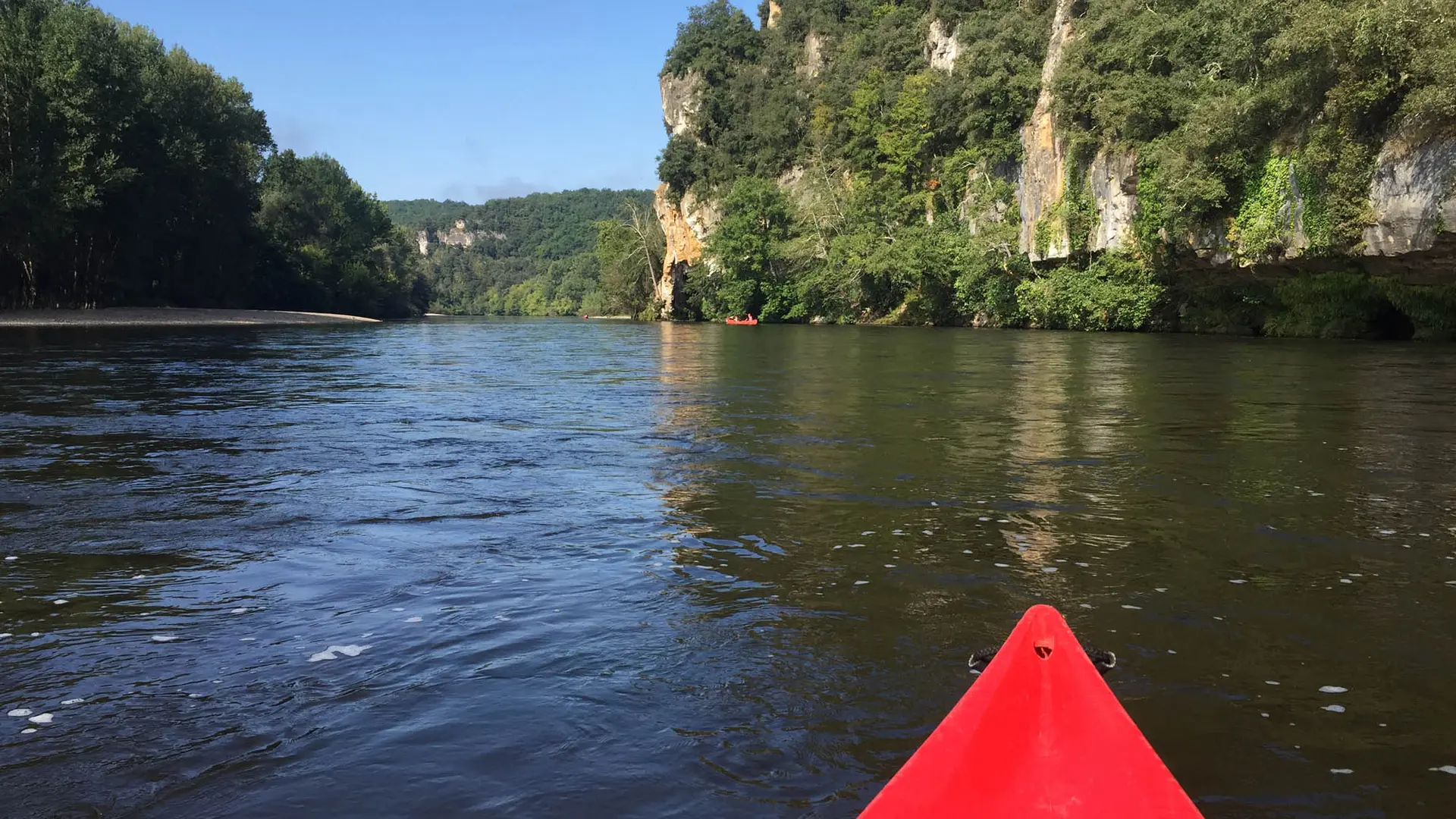 canoes-decouverte-dordogne-sarlat-riviere-kayak-rocher-vitrac-carsac