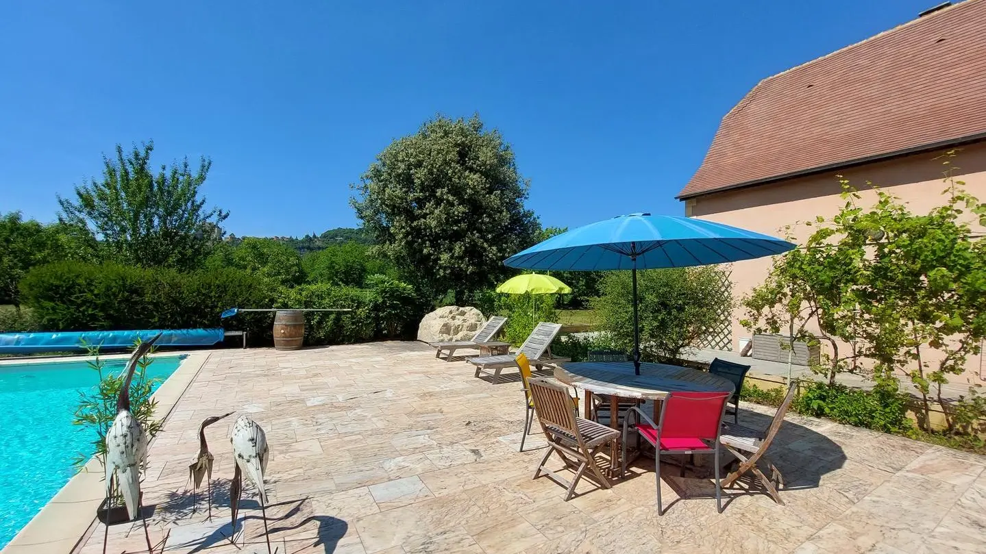 gite plein les yeux avec piscine à beynac (3)