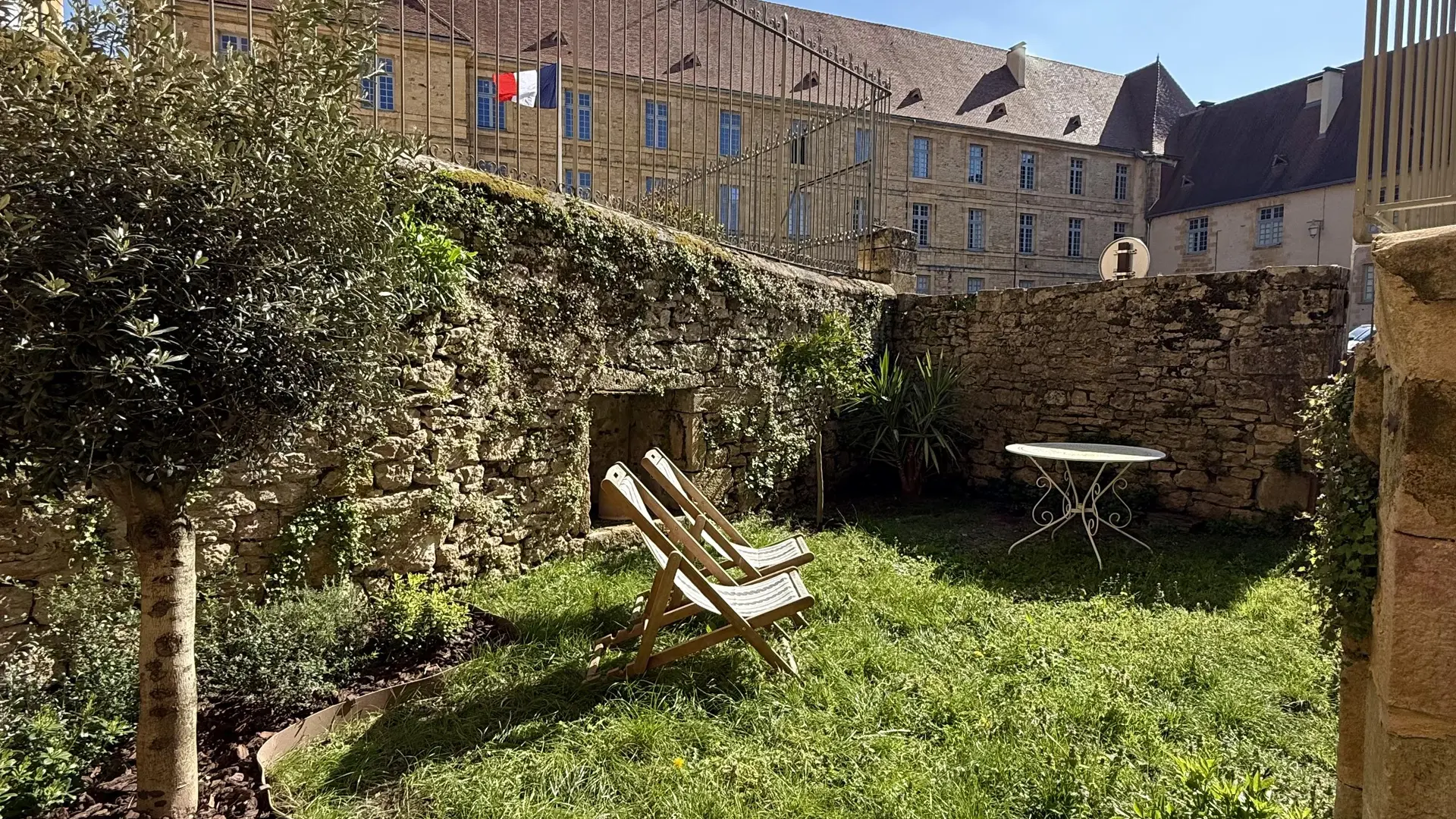 Les Jardins de Salvador climatisé à Sarlat_19