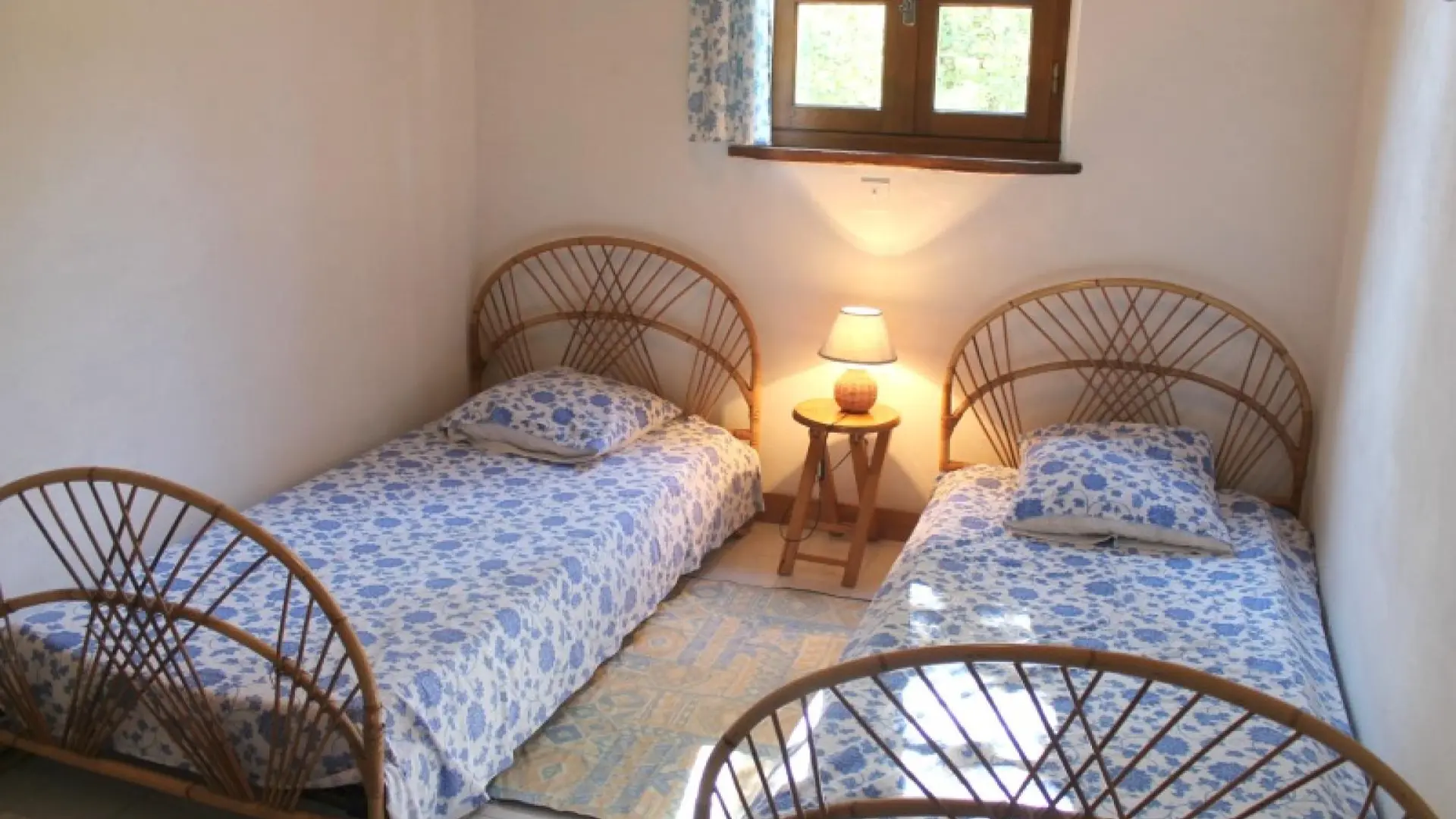 Le Vallon de l'Albarède avec piscine sud de Sarlat_12