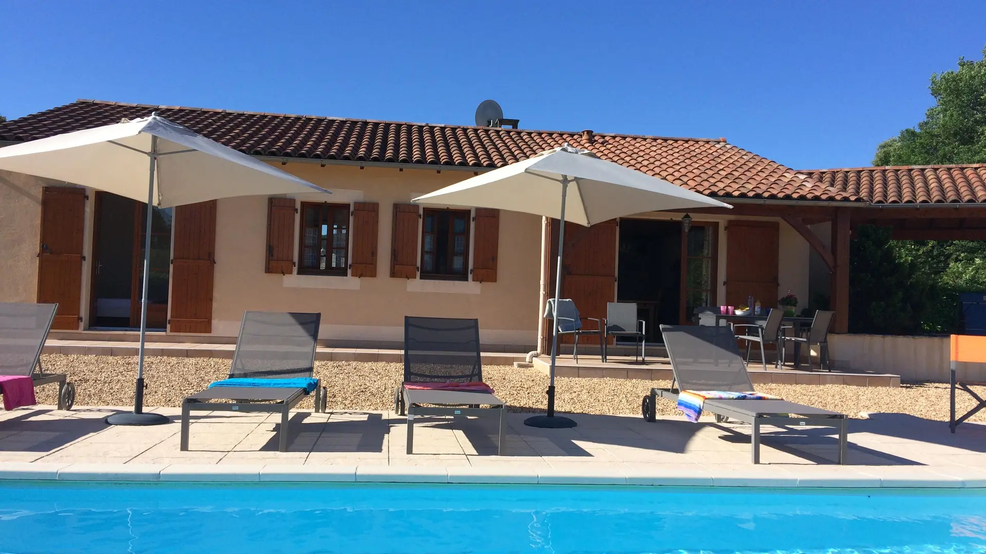 Chataigne avec sa piscine privée au nord de Sarlat_4