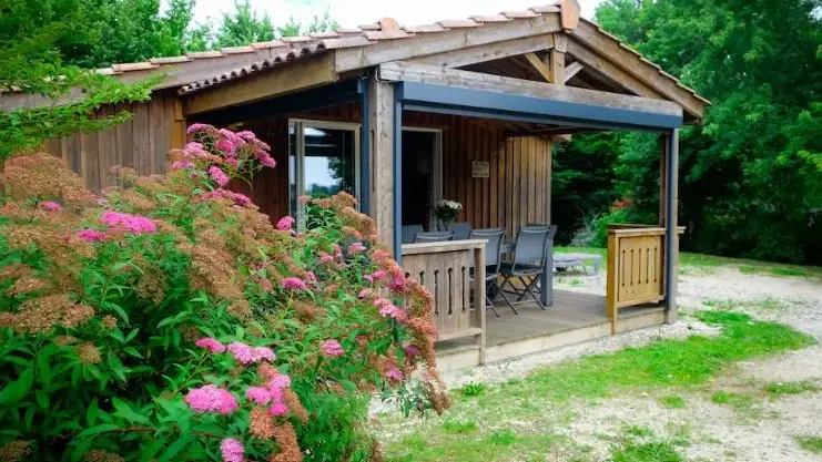 Chalet de charme MARIE avec Spa Proche de Sarlat_17