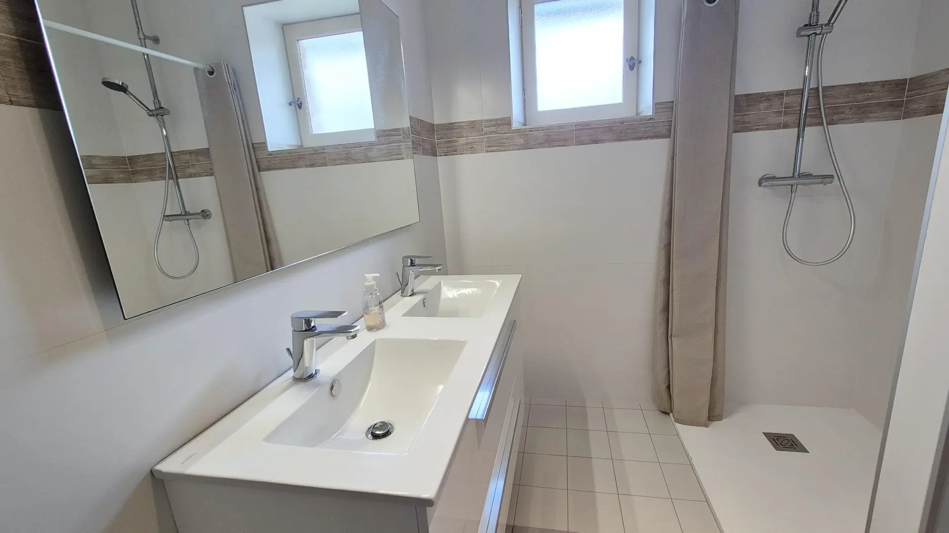 Naudissou avec piscine couverte à Sarlat_26