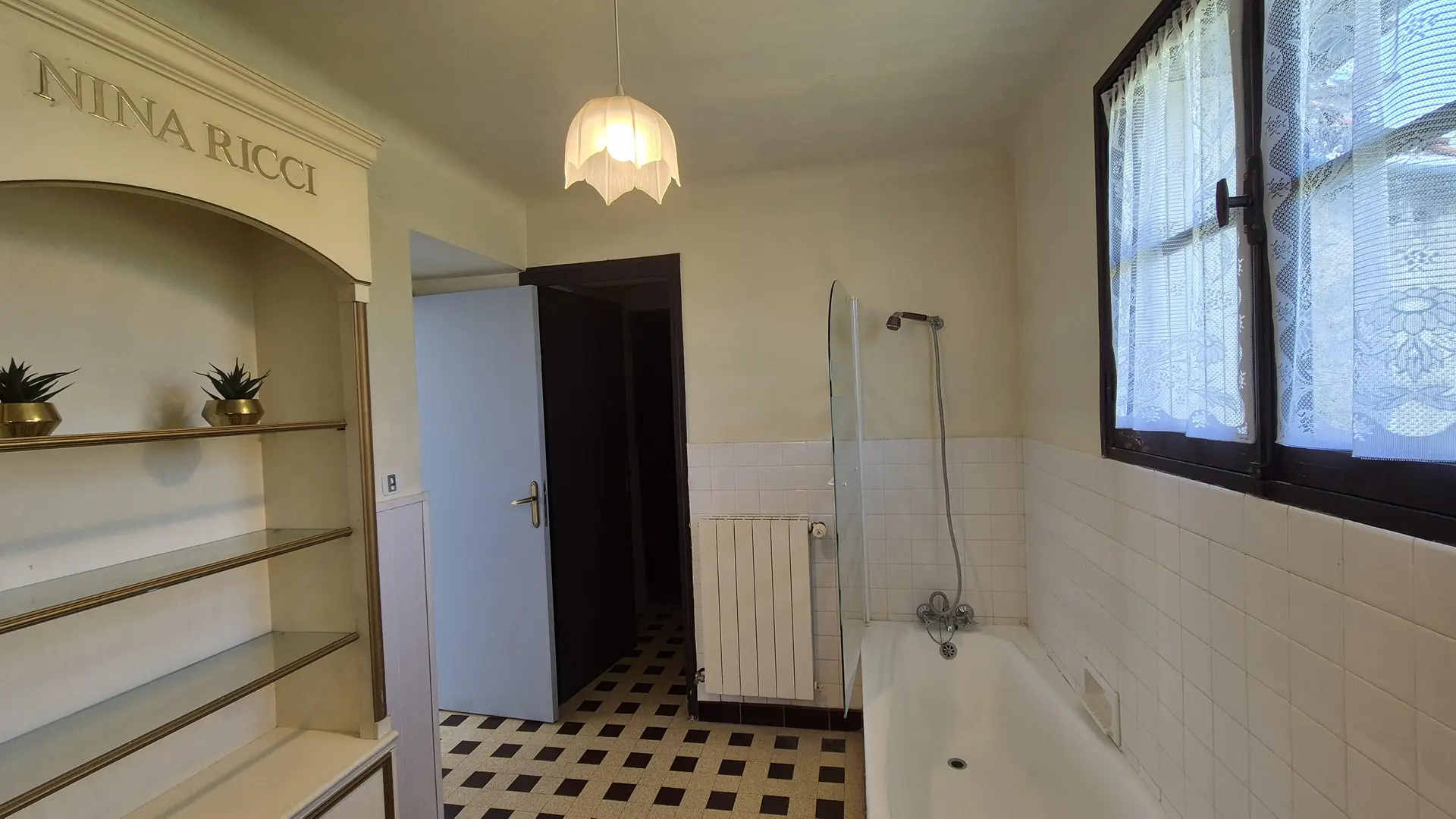 Gîte Les Glycines piscine privée_18