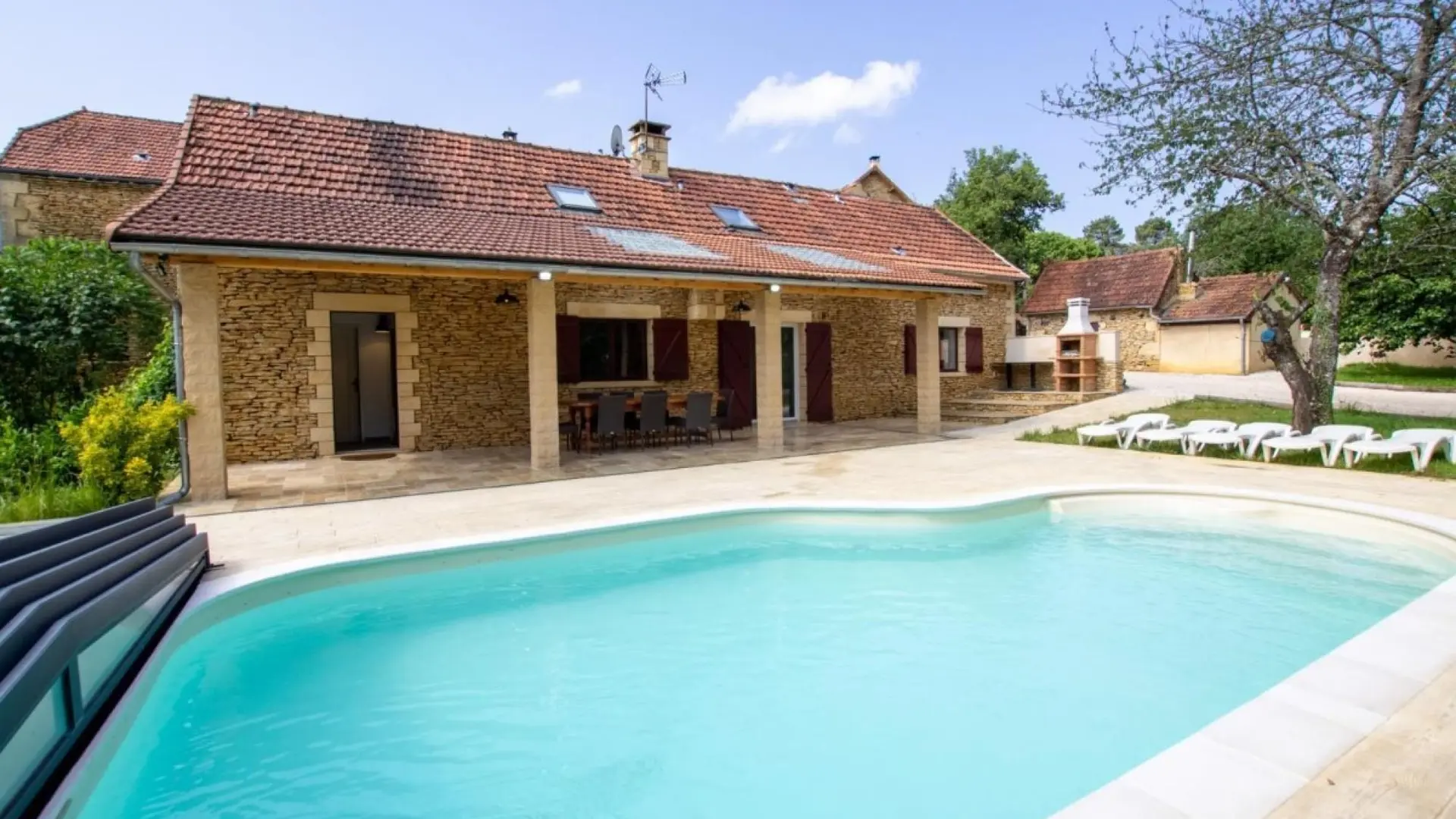 Gîte de charme La Noyeraie piscine chauffée_3