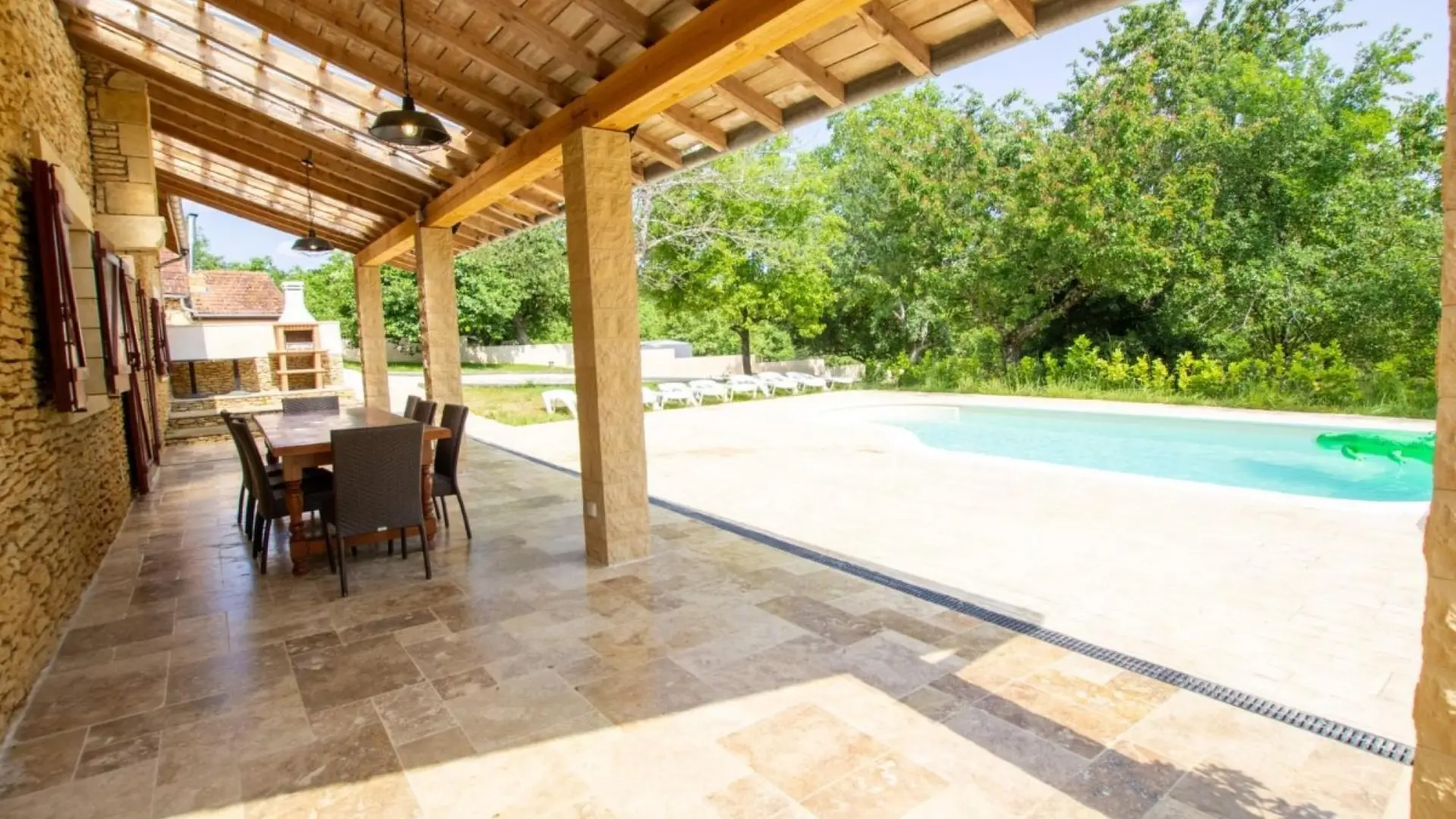 Gîte de charme La Noyeraie piscine chauffée_6