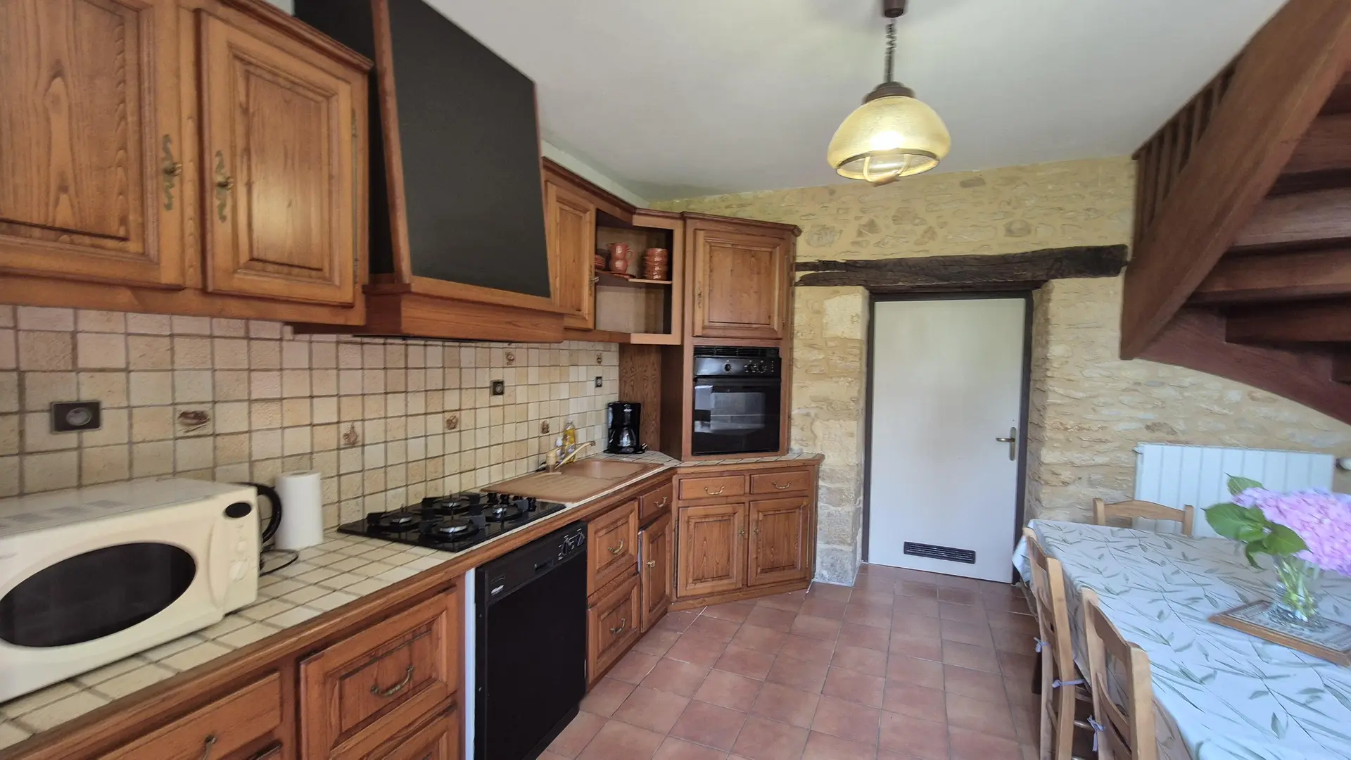 Gîte Les Glycines piscine privée_12