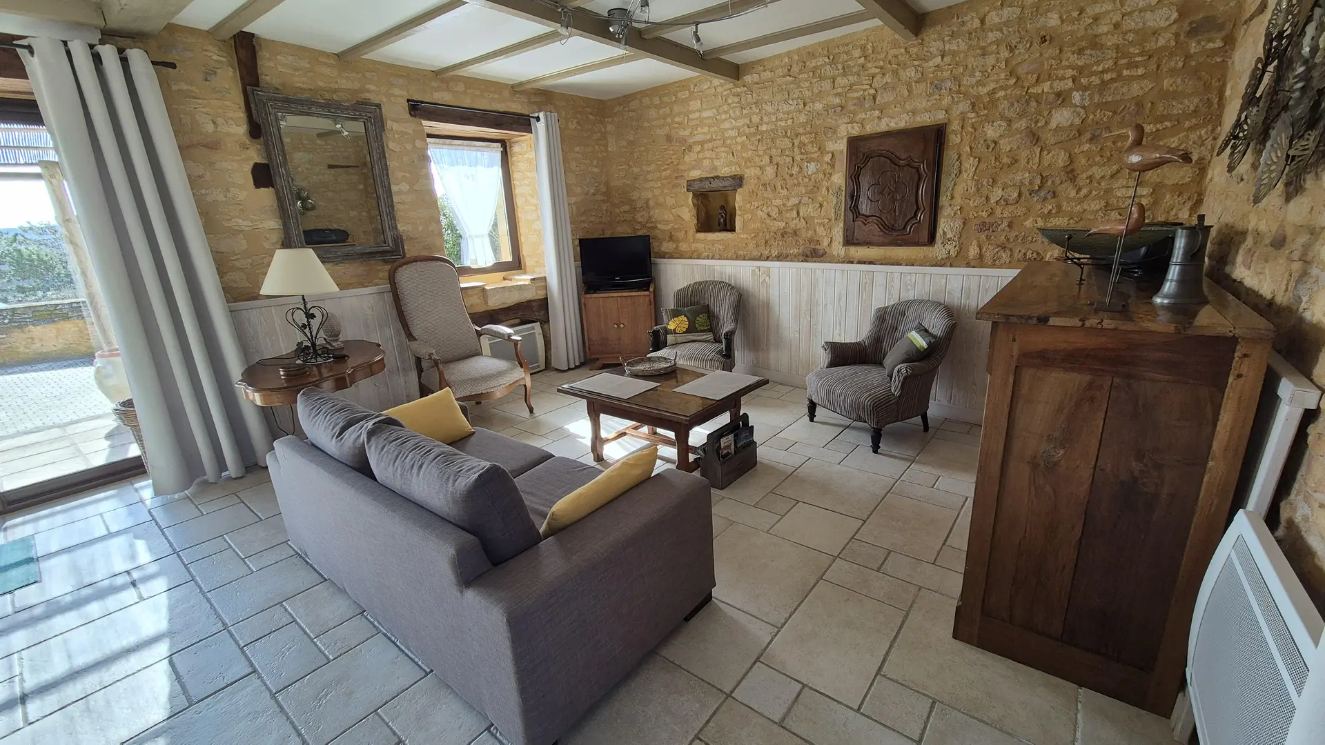 Le Clos Peyrebelle avec piscine proche de Sarlat_13