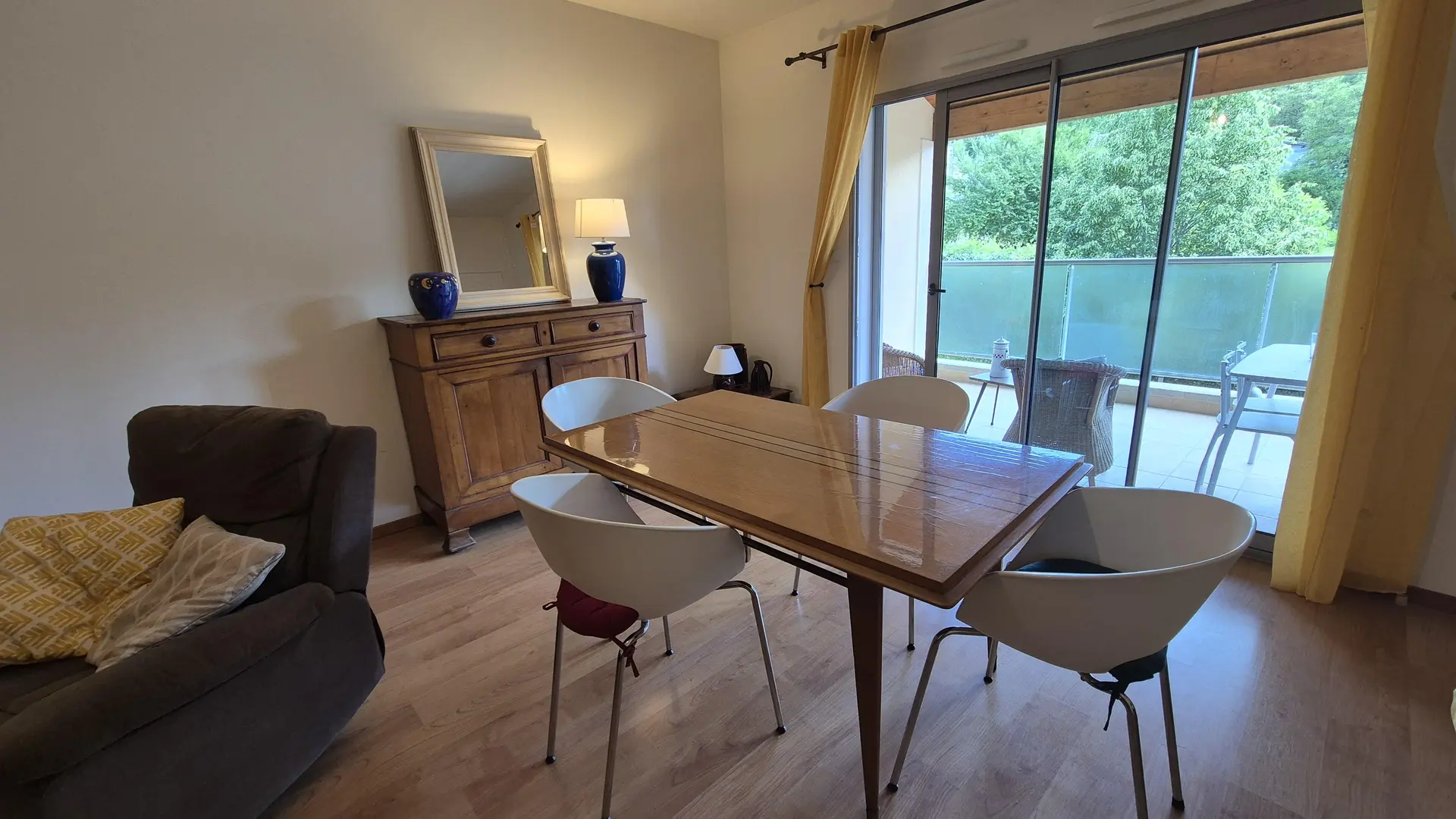 Sylvia Montfort à Sarlat parking privé_3