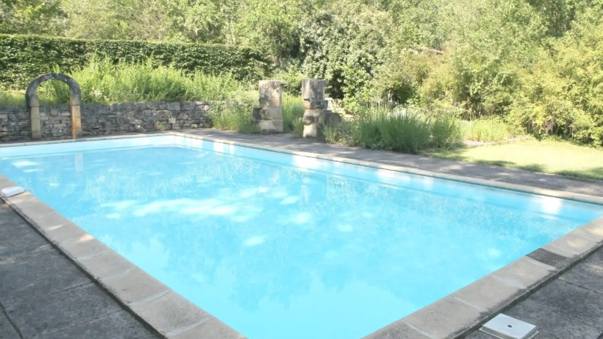 Le Vallon de l'Albarède avec piscine sud de Sarlat_5