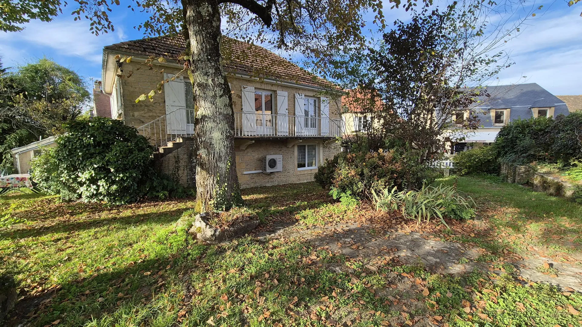 Maison Cazal climatisée avec piscine proche Sarlat_15