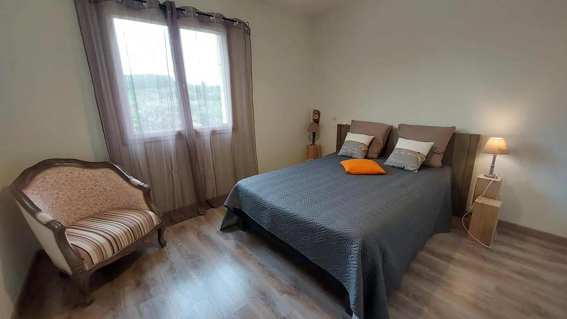 La Petite Sarladaise à Sarlat avc piscine chauffée_18