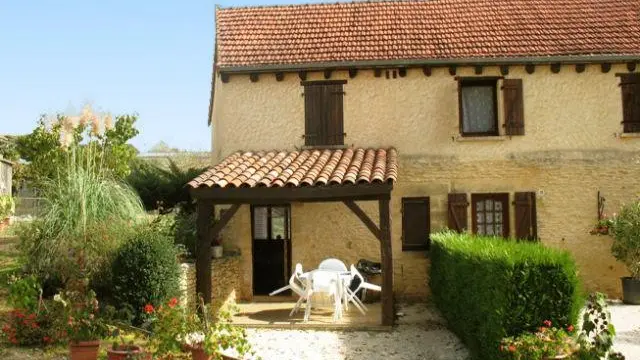 Lapervoisie 2  la cour piscine et proche de Sarlat_1