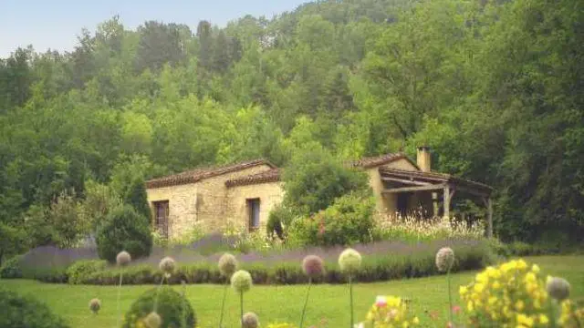 Le Vallon de l'Albarède avec piscine sud de Sarlat_1