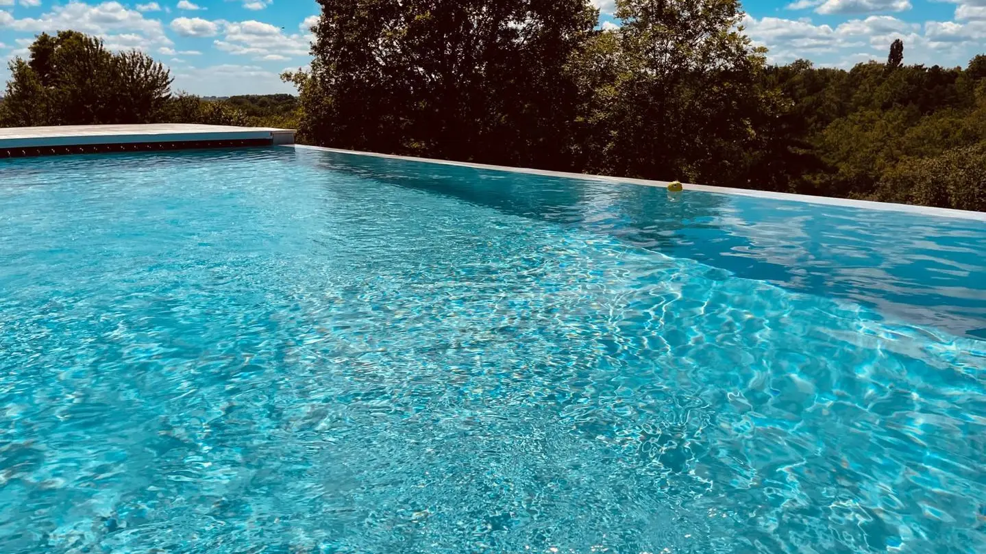 Les Rozières climatisée piscine proche de Sarlat_9