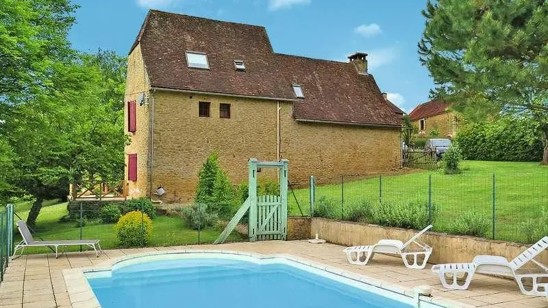 Maison Rouge avec piscine privée au nord de Sarlat_12
