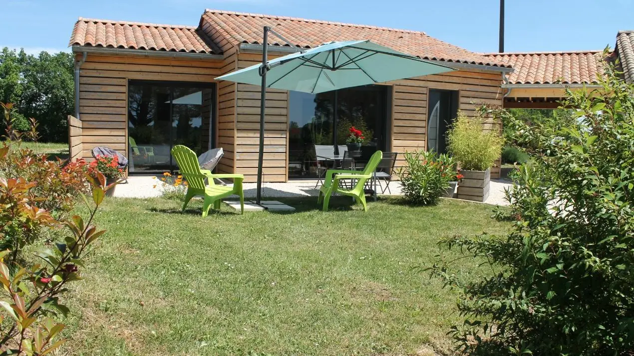 Les 3 Cypres climatisé et piscine proche de Sarlat_1