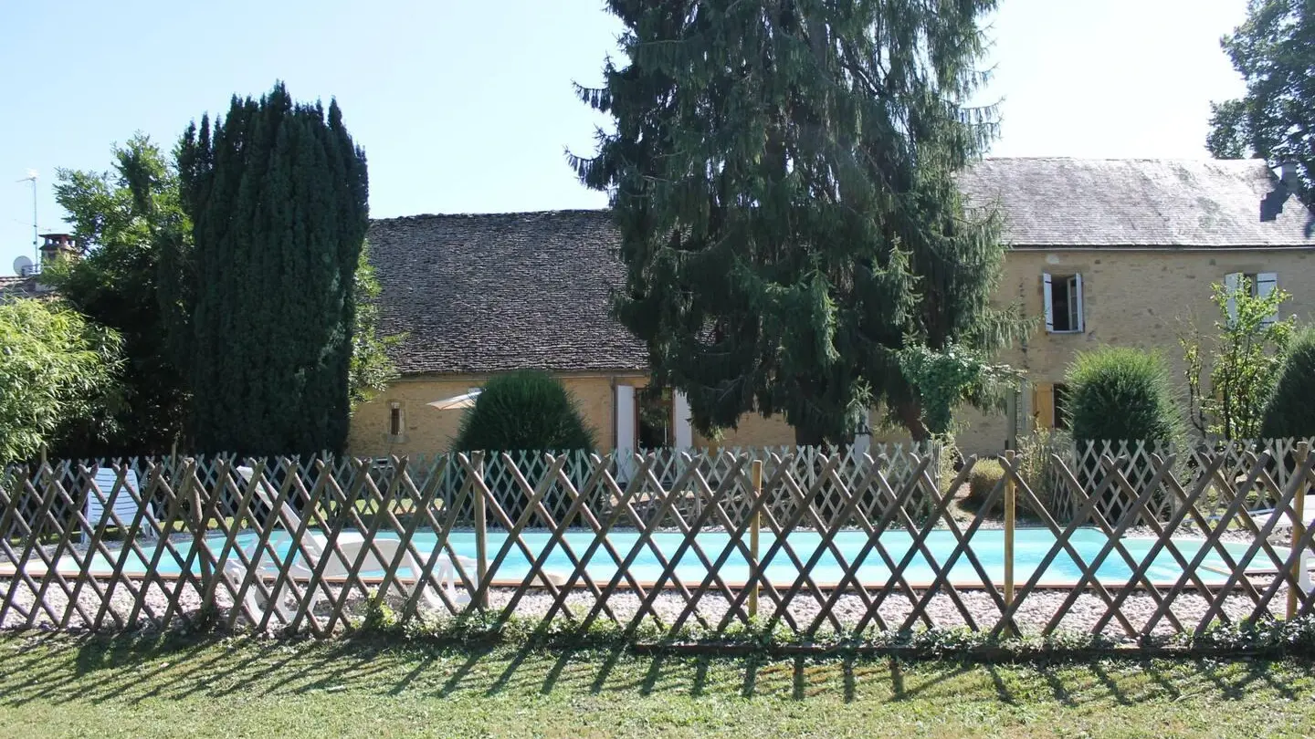 Le Pigeonnier piscine privée proche de Sarlat_1