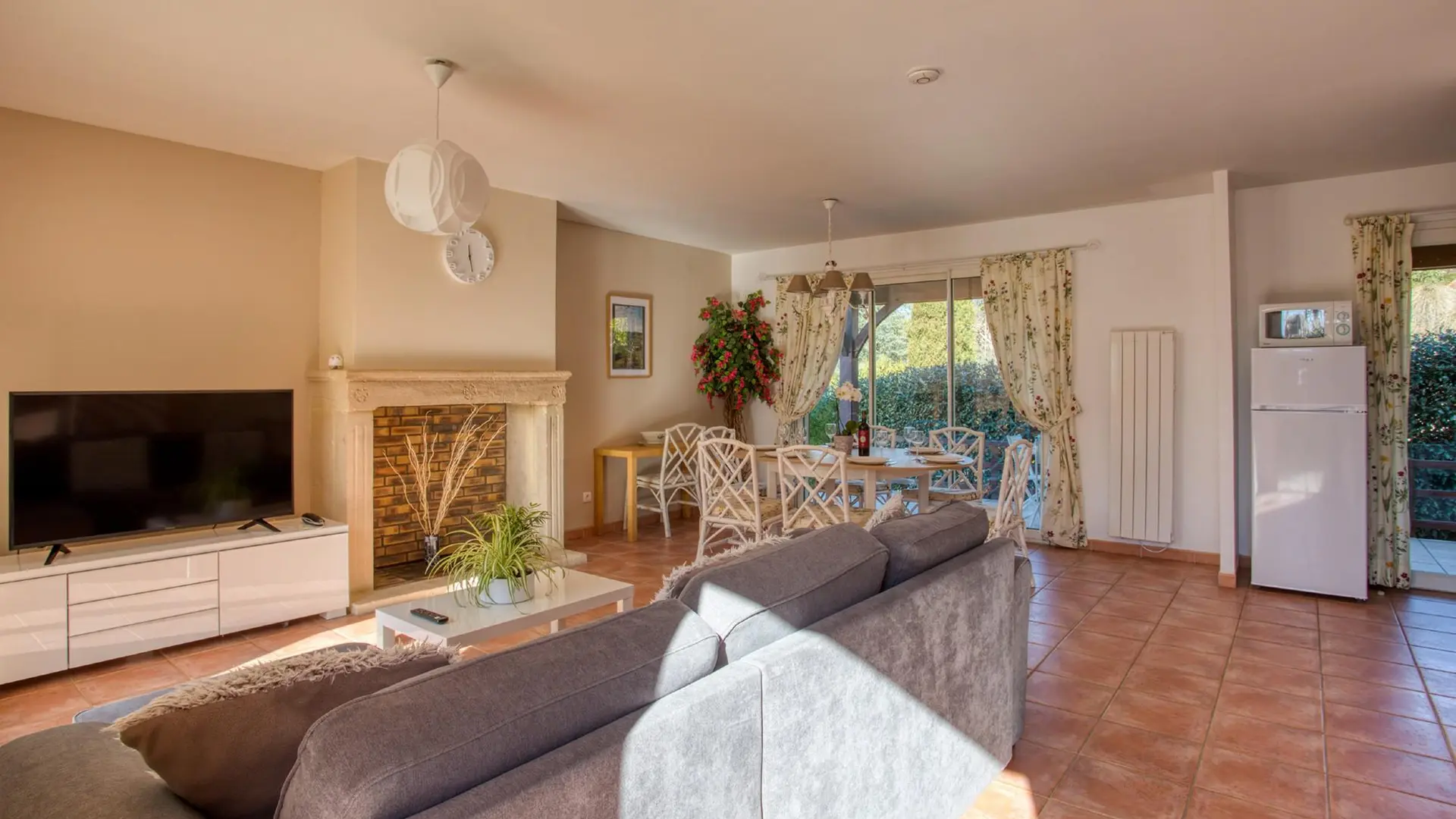 Villa Les Hauts de Sarlat climatisée avec piscine_11