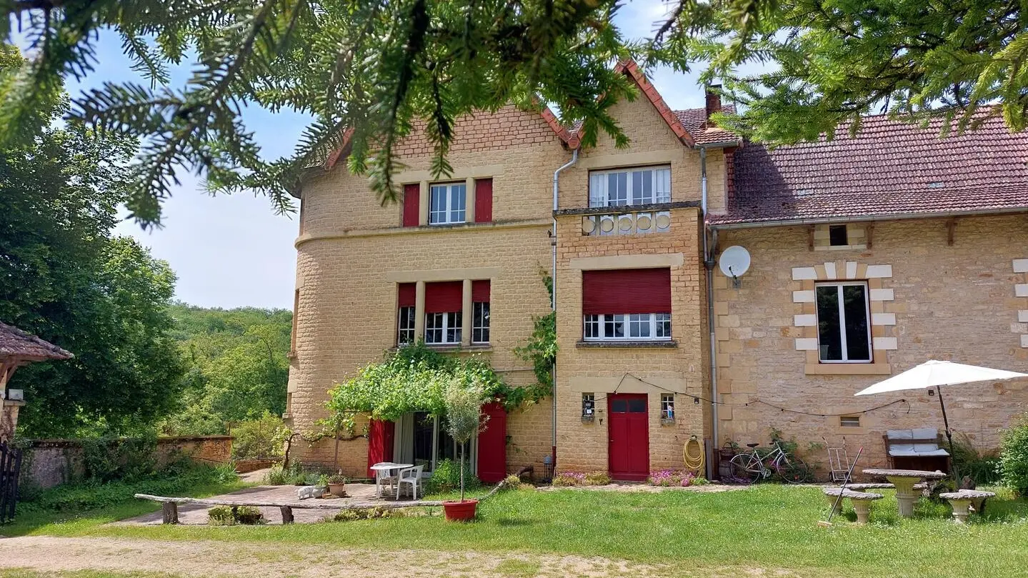 Trompettes avec piscine proche de Sarlat_1