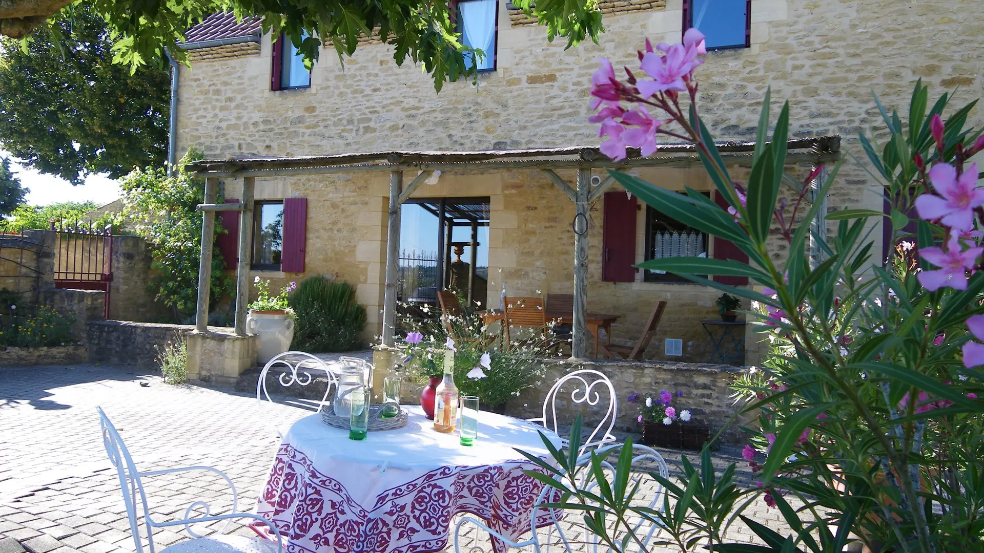 le clos de peyrebelle avec piscine privée proche de sarlat (2)