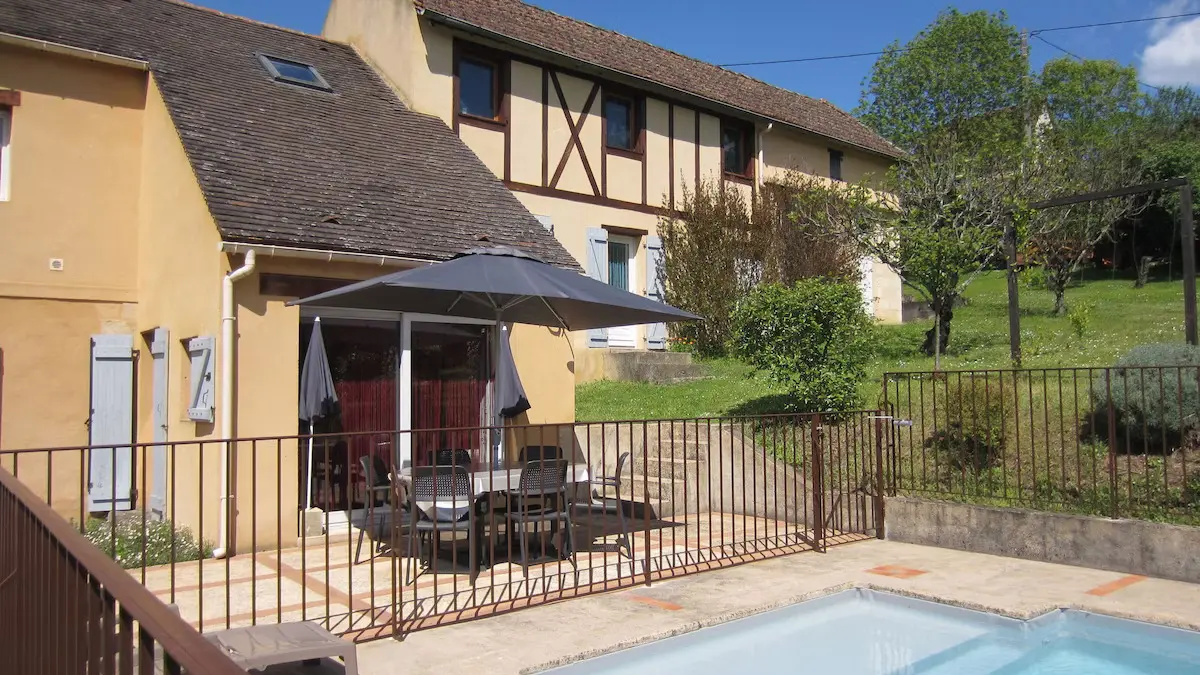 location de vacances  - les bruyeres - piscine chauffée-  a sarlat4