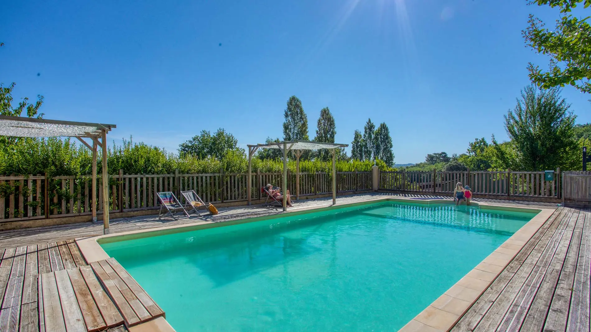 piscine_camping_a_la_ferme_la_roussie_proissans (24)