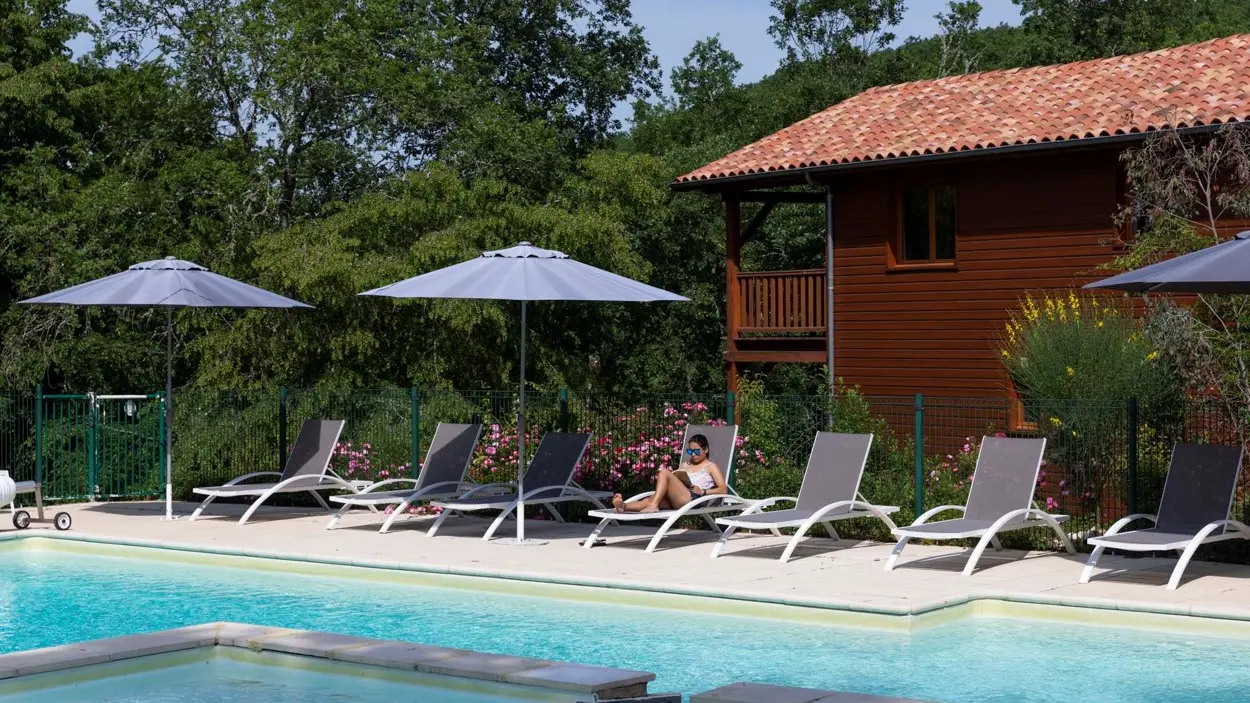 Piscine et chalet