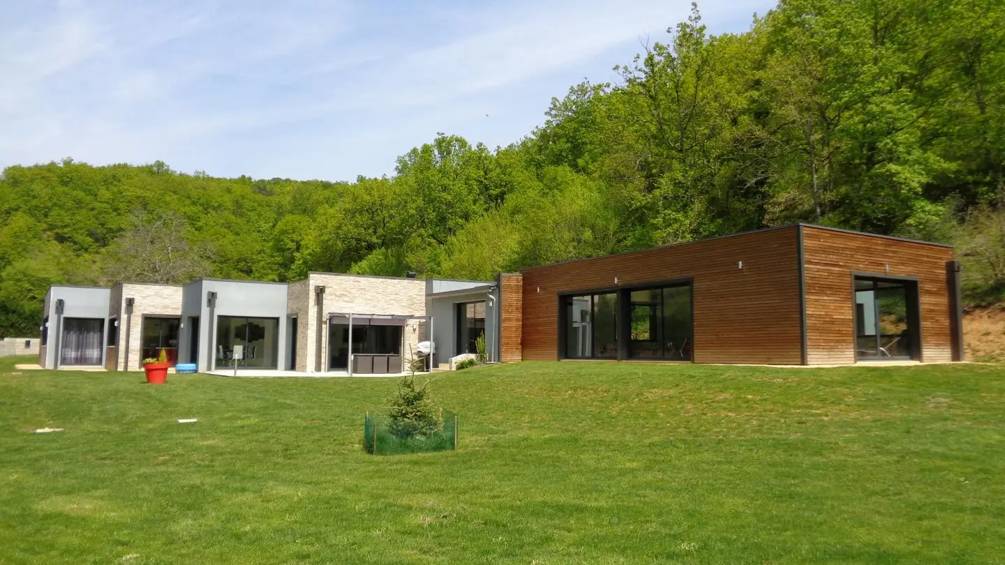 villa la benechie, avec piscine intérieure- proche de sarlat (web8)