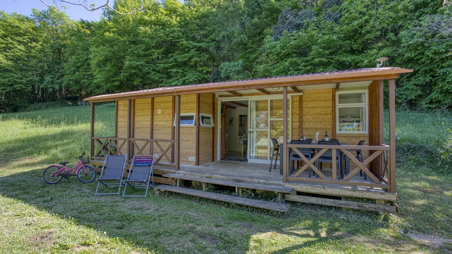 17 Chalet_confort_3_chambres_6_personnes_camping_a_la_ferme_la_roussie_sarlat (3)