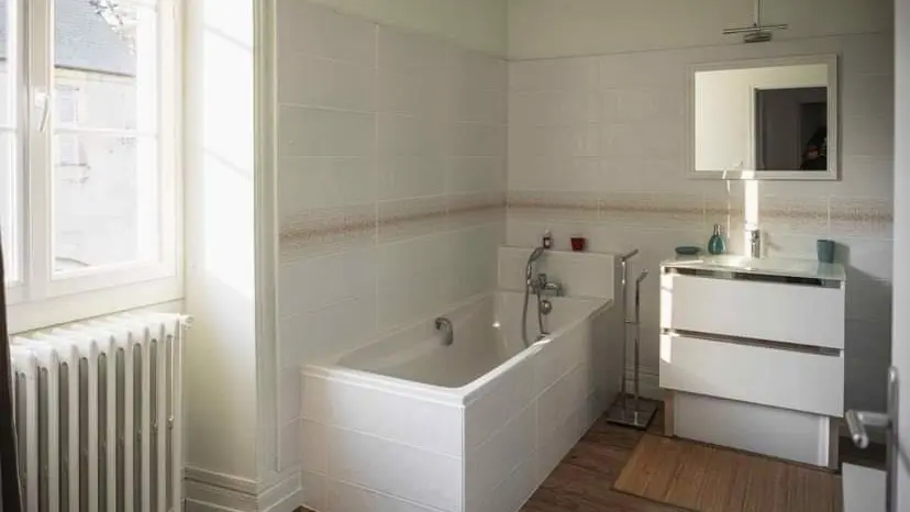 11-SALLE DE BAIN-ETAGE (002)
