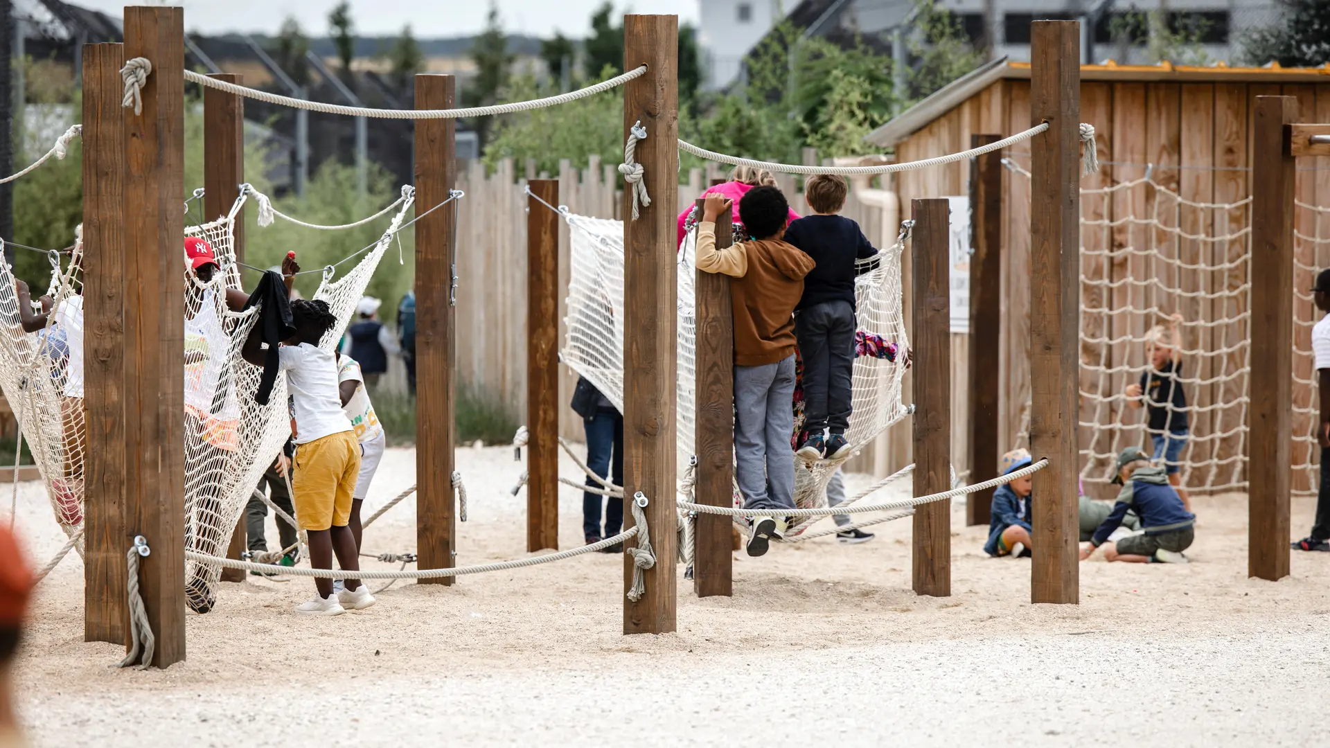 Aire de jeux enfants refuge La Tanière ©Edouard Pacreau