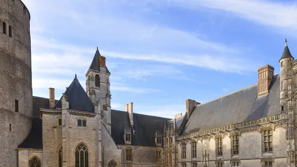 Château de Châteaudun, vue de la cour