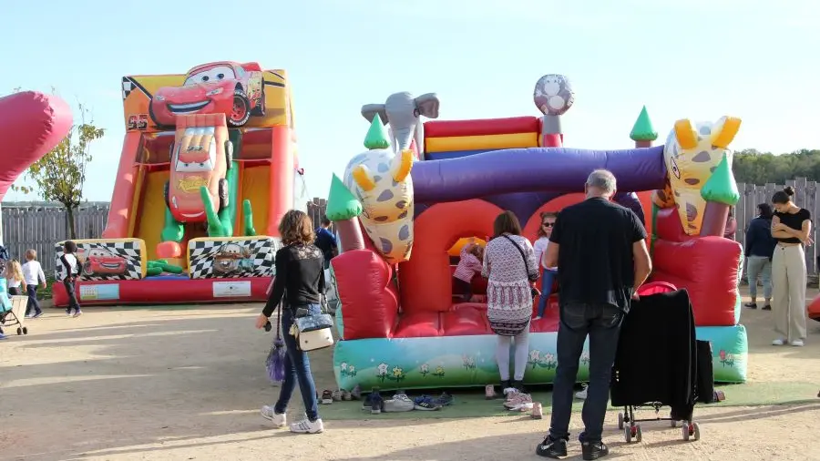 Jeux gonflables La Tanière zoo refuge ©Sophie_FP