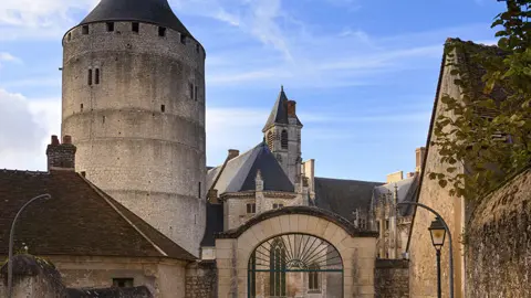 Château de Châteaudun, vue depuis la place Jehan de Dunois