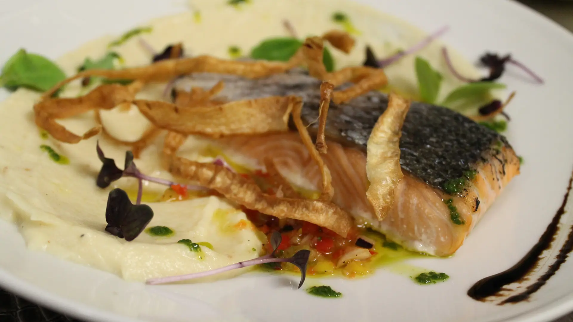 Les Feuillantines - Copyright les Feuillantines saumon mi-cuit fumé au foin