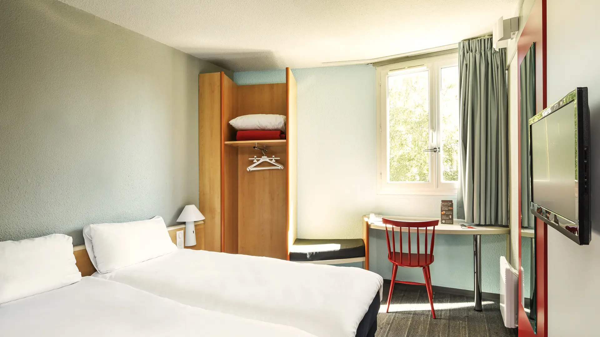 ibis Chartres Ouest Luce