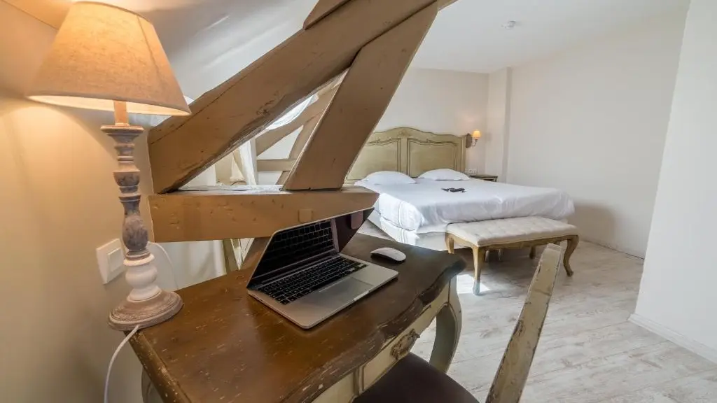 HOTEL LES POEMES DE CHARTRES