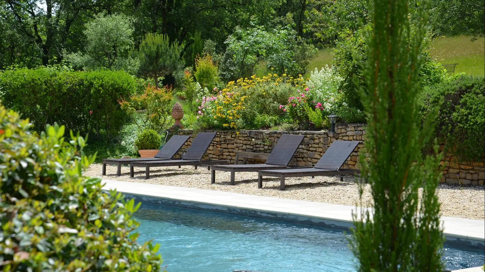 Gîte Rigoudau-Saint Denis les Martel-piscine