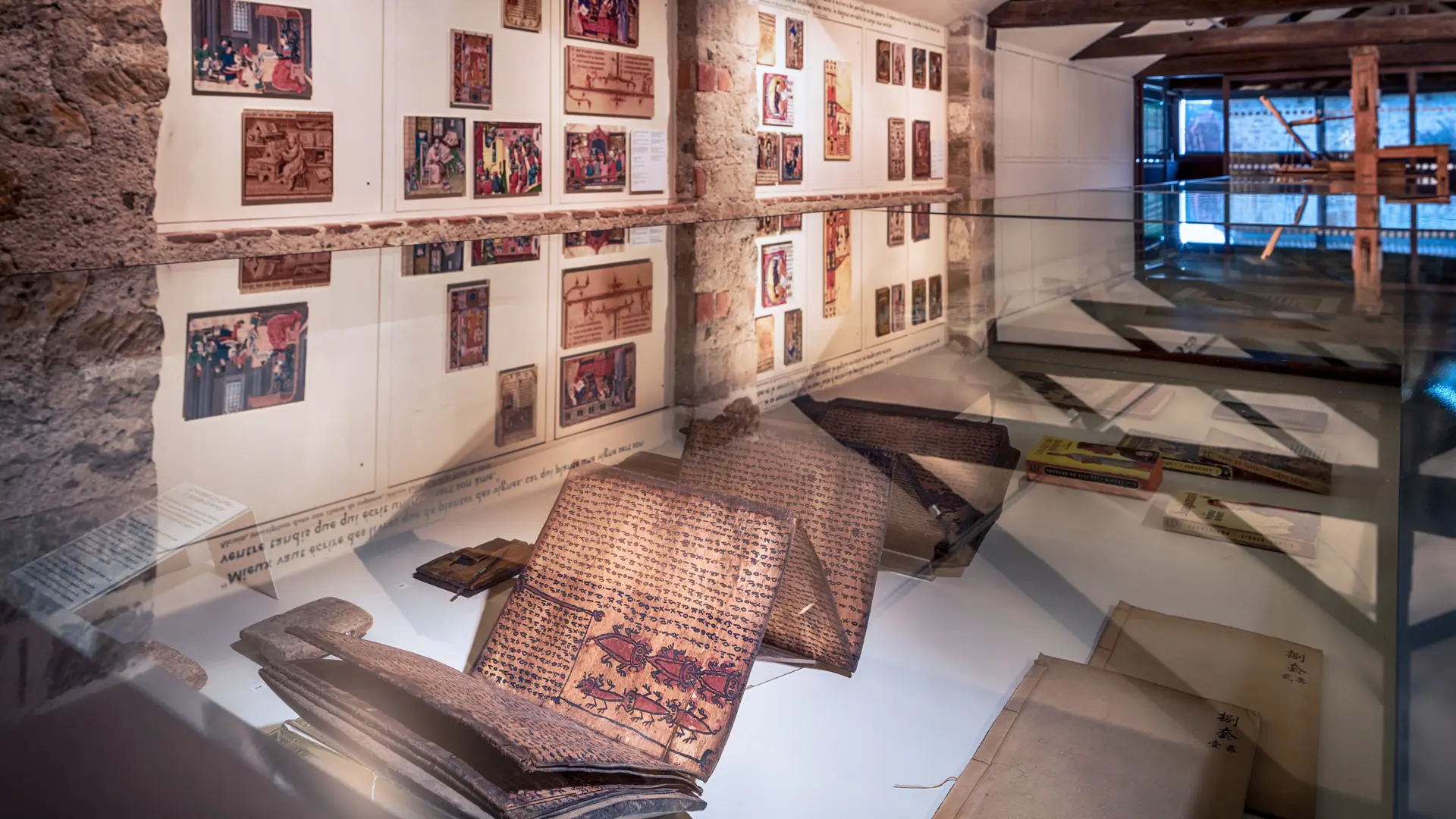 Musée Champollion - Les Écritures du Monde, Salle du Livre