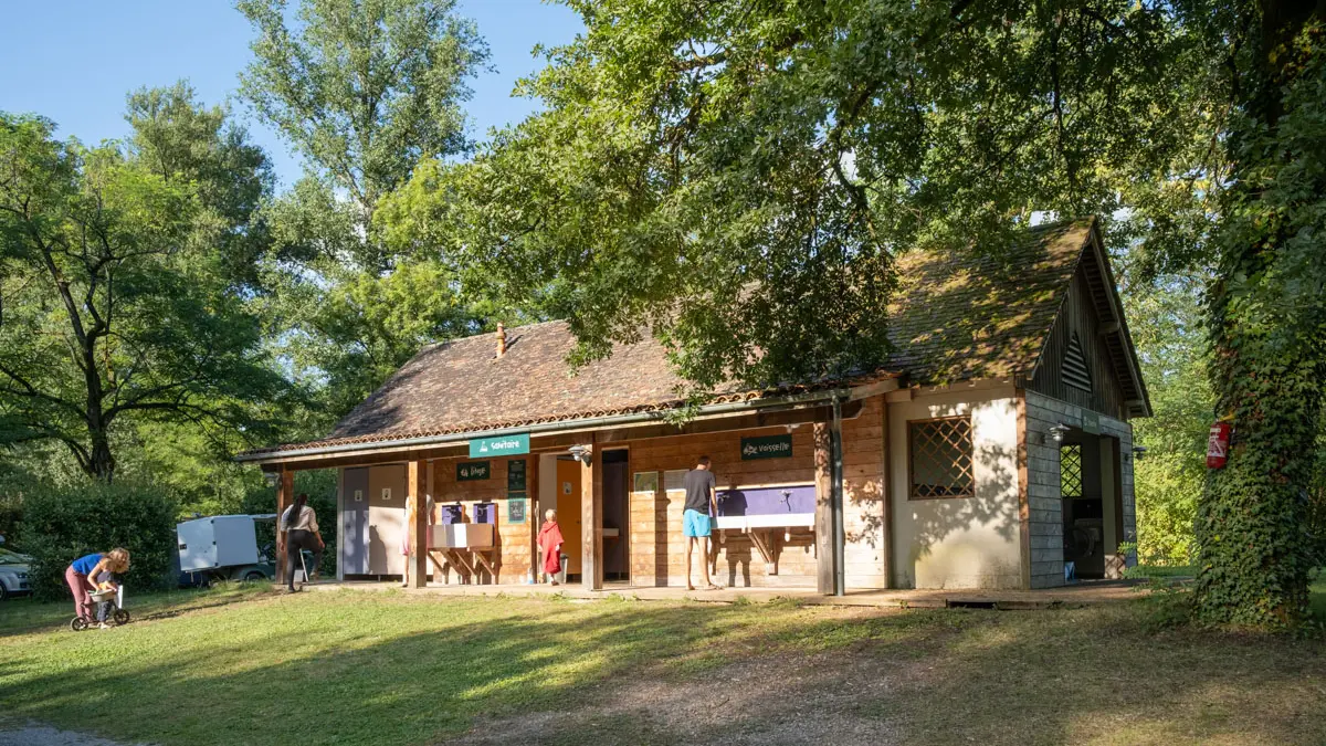 Huttopia Beaulieu - Sanitaires